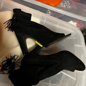 Vince camuto black fringe open toe booties